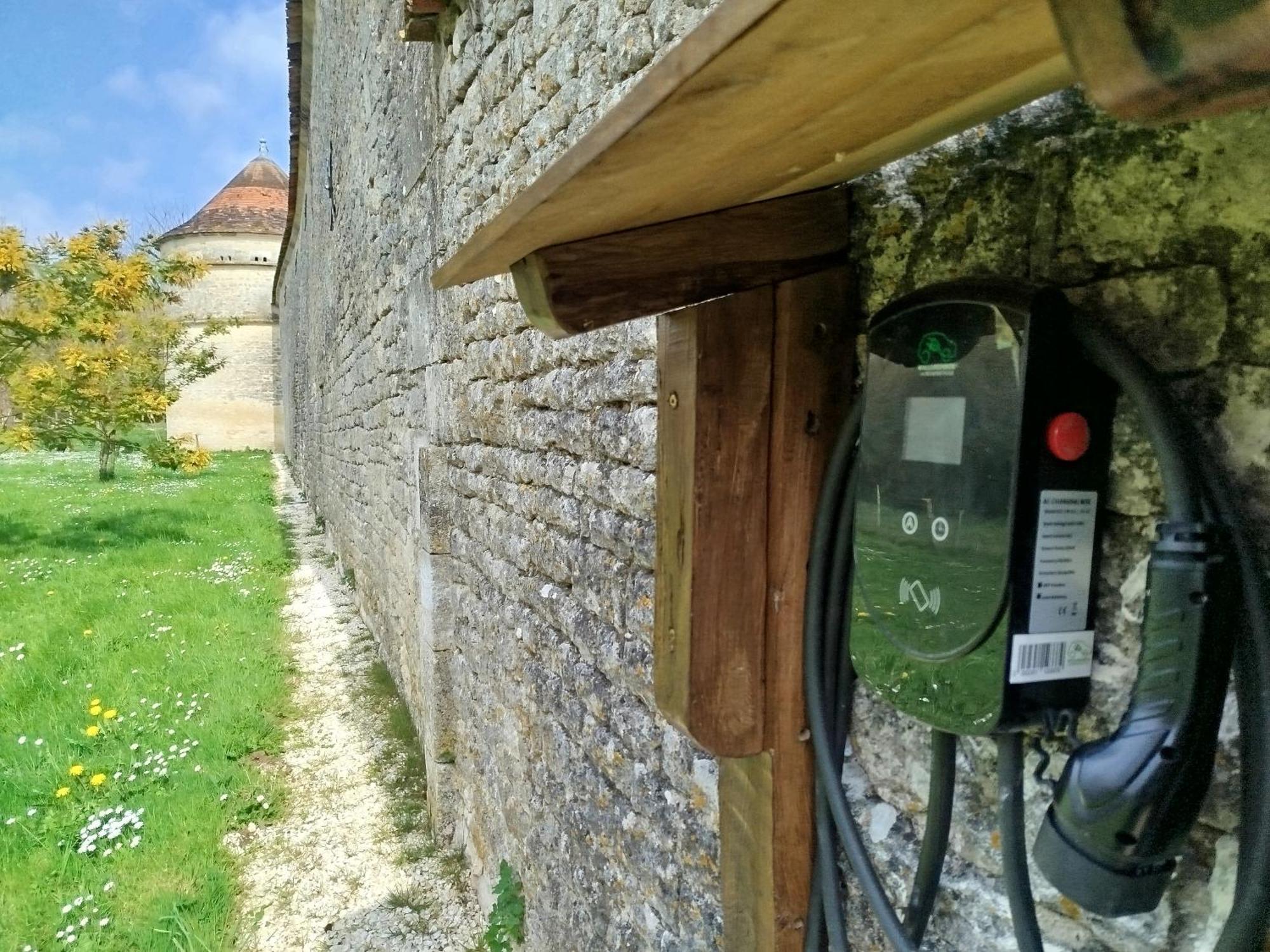 Chateau De Bois Charmant Les Nouillers Εξωτερικό φωτογραφία